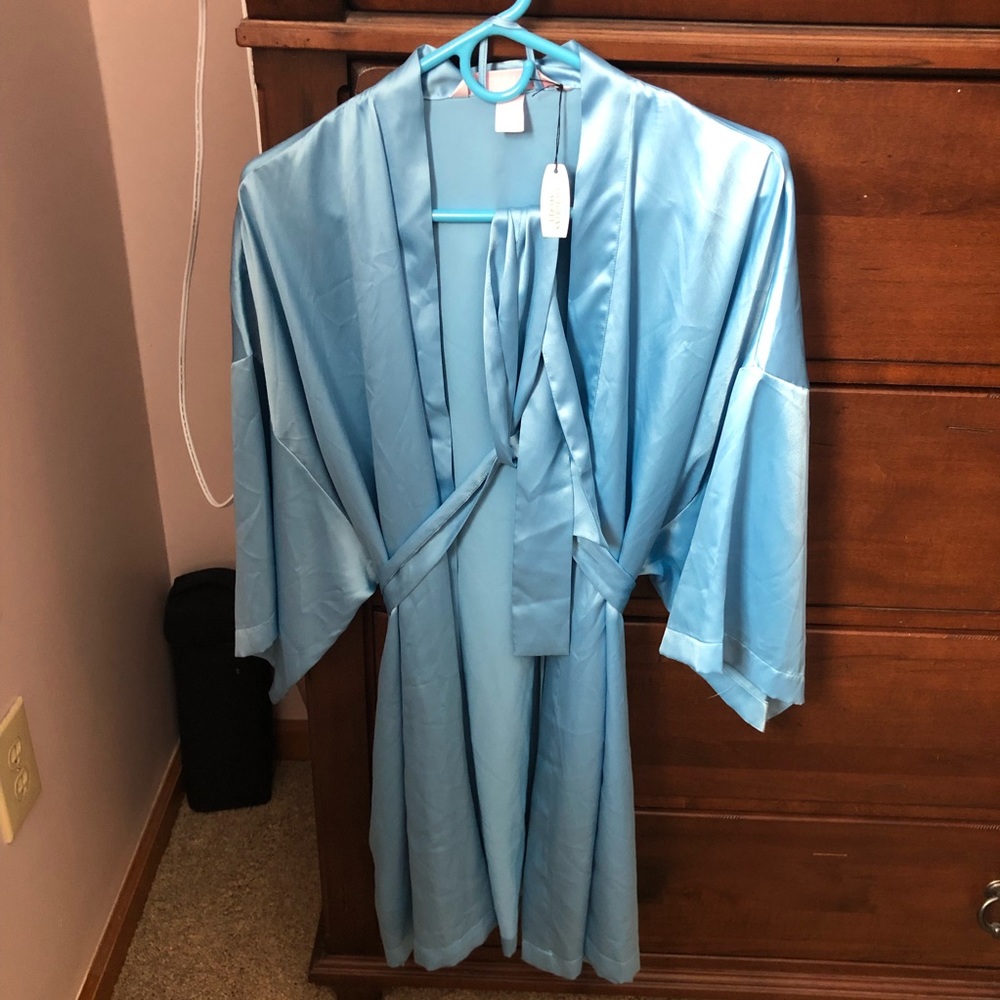 Victoria’s Secret O/S Blue silky robe. NWT